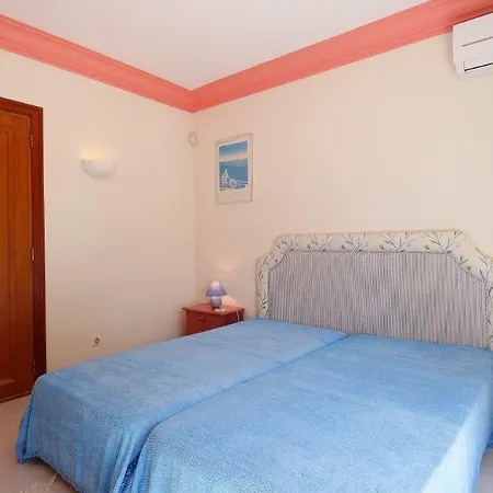 فيلة Almancil Sleeps 6 Pool Air Con Wifi T607844