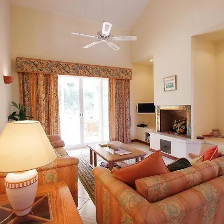 فيلة Almancil Sleeps 6 Pool Air Con Wifi T607844
